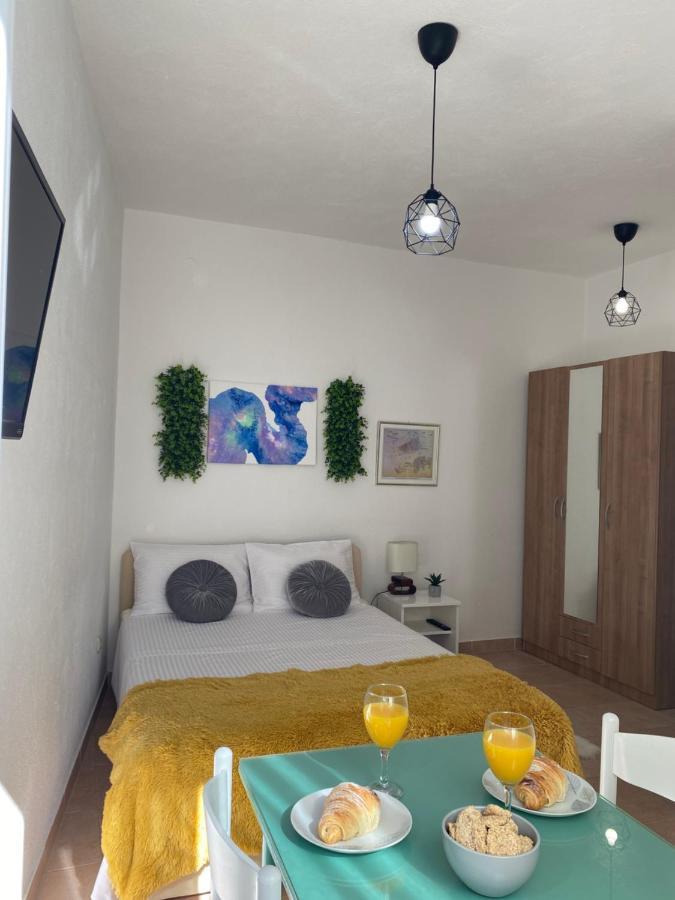 Apartment Sara Trogir Exterior photo