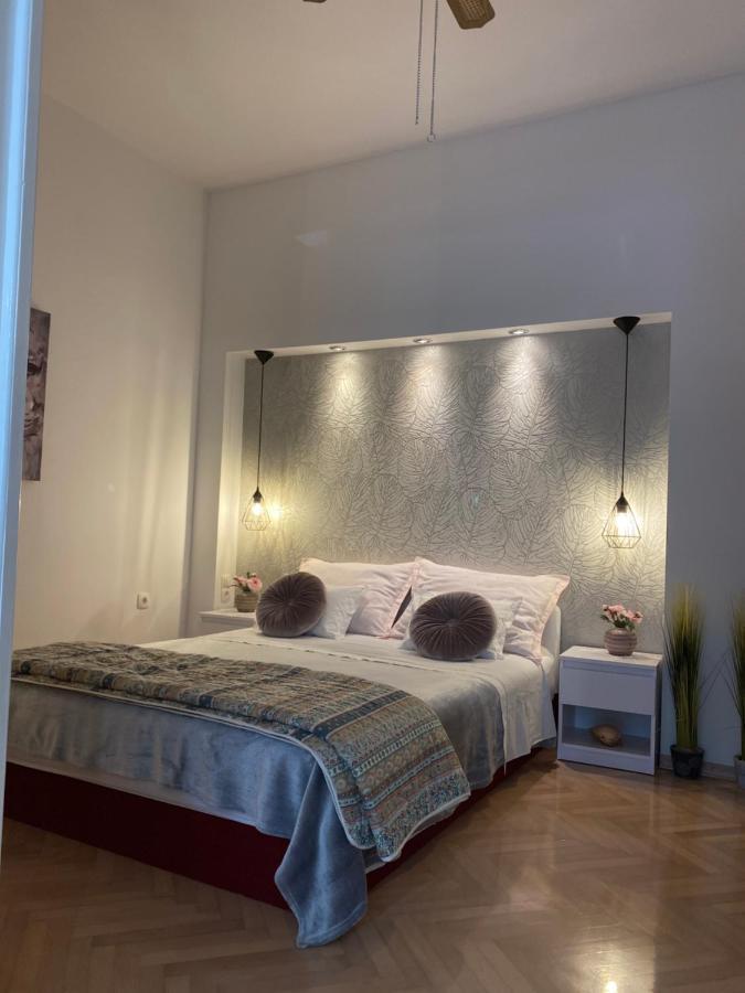 Apartment Sara Trogir Exterior photo