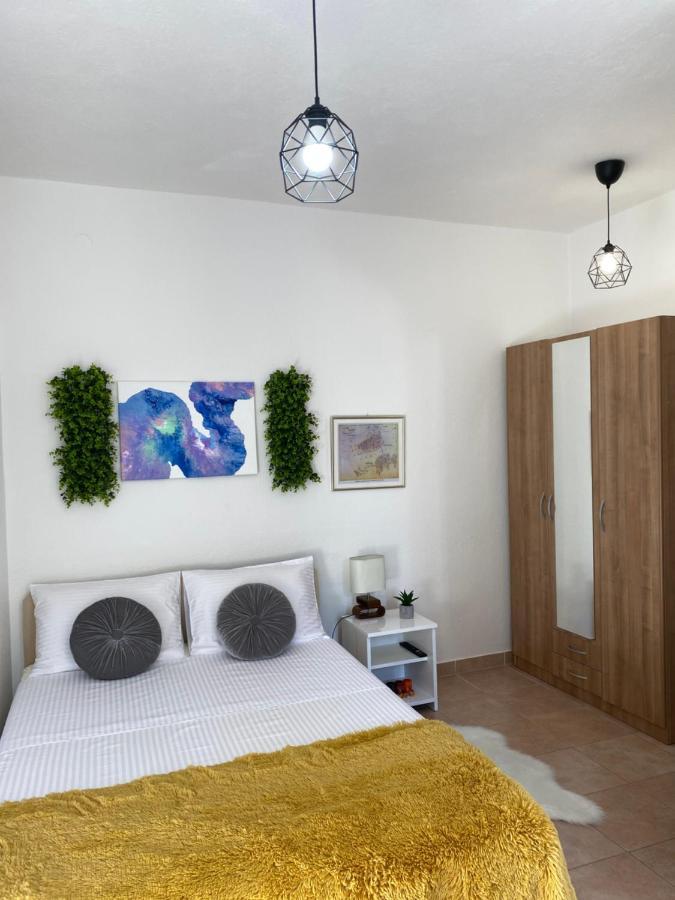 Apartment Sara Trogir Exterior photo