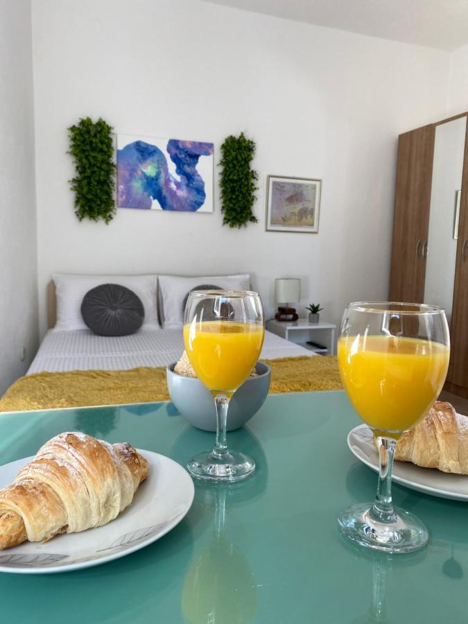 Apartment Sara Trogir Exterior photo
