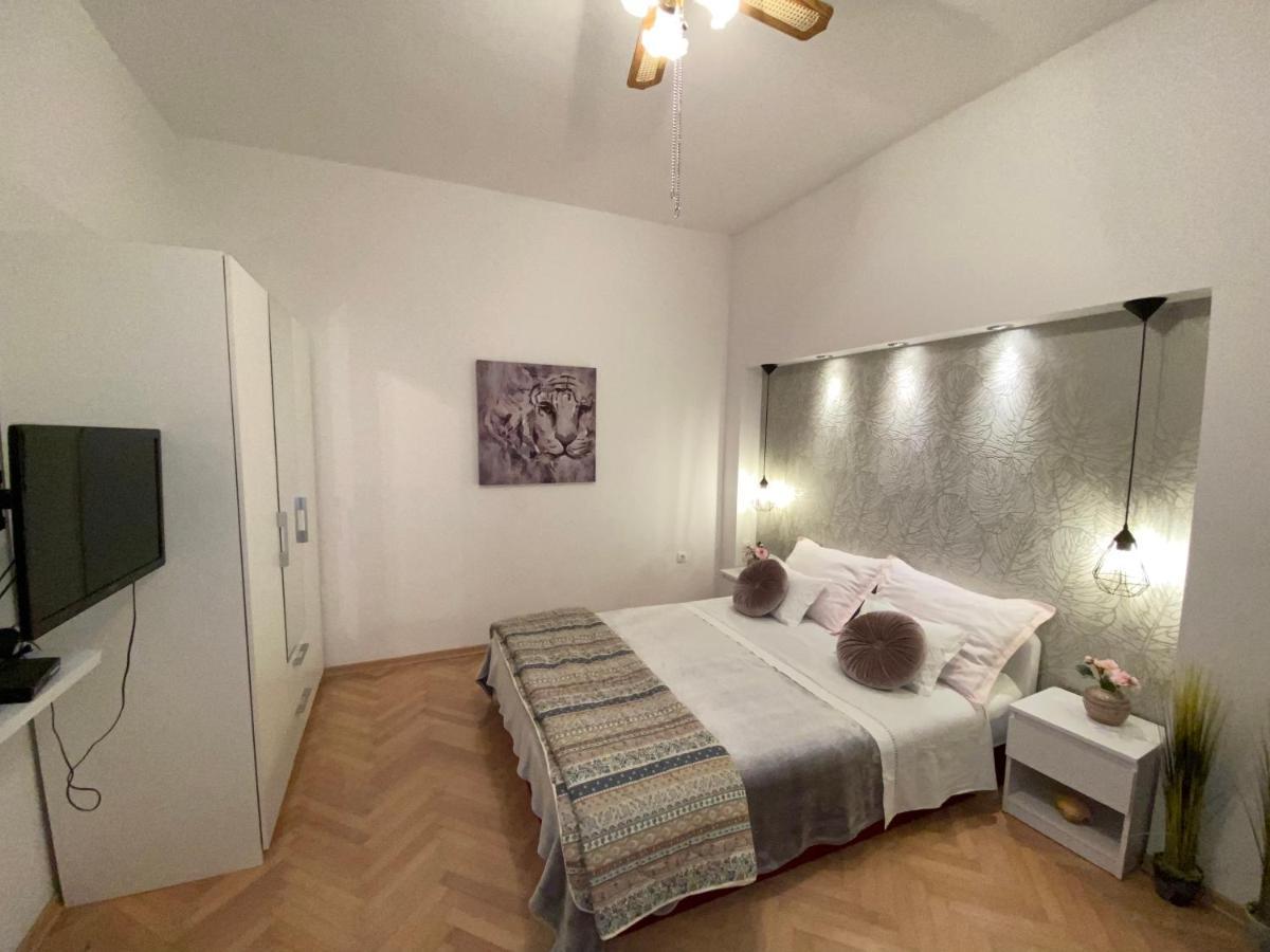 Apartment Sara Trogir Exterior photo
